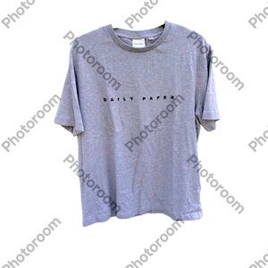 Daily Paper tee.